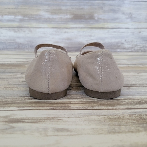 Children's Place Toddler Mary Jane Ballet Flats w/ Flowers Size 5 Gold Shimmer - Picture 8 of 9